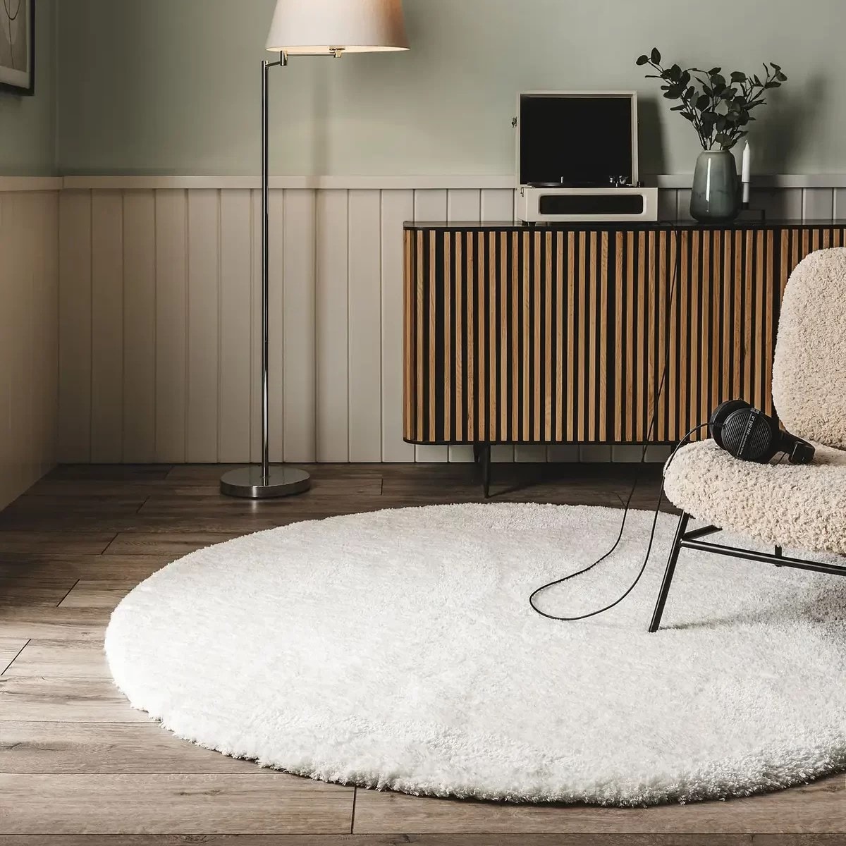 White Aura Solid Shag Rug